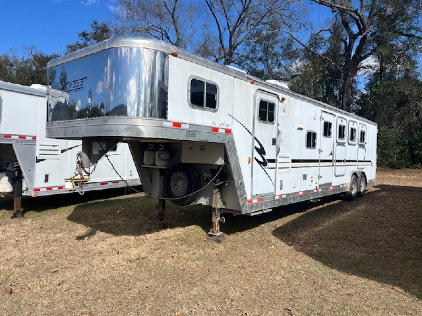 Used 2001 Exiss Trailers 8' wide 4 horse w/ 10' living quarters Horse Trailer