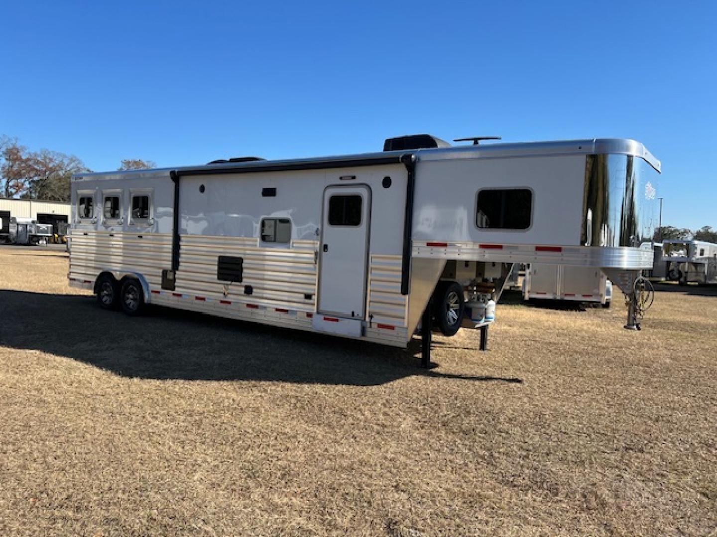 Used 2025 Exiss Trailers 8' wide 3 horse w/14' living quarters Horse Trailer