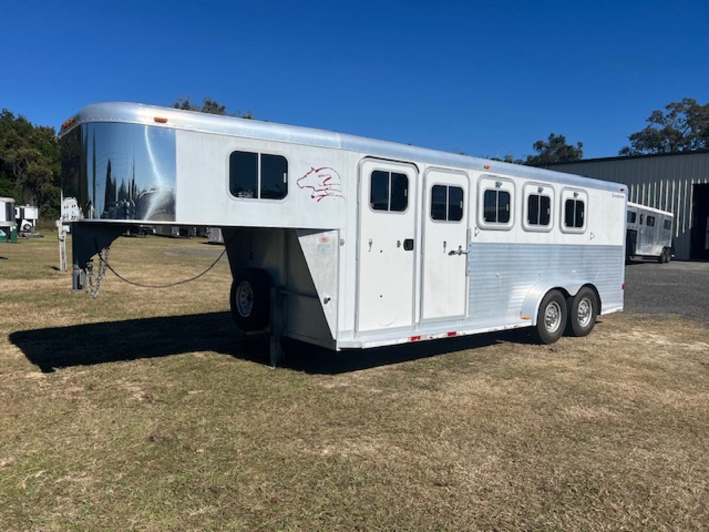 Used 2000 Sooner 4 horse gooseneck w/ dressing room Horse Trailer